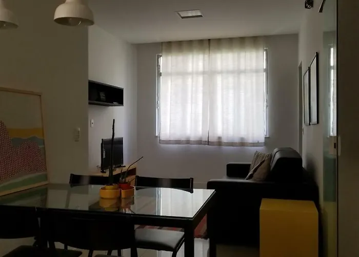 Apartamento em Copacabana - Rua Bolívar - 2 Quartos - Excelente Localização Rio de Janeiro